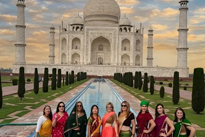 Taj Mahal Day Tour from Aerocity (Airport) Delhi