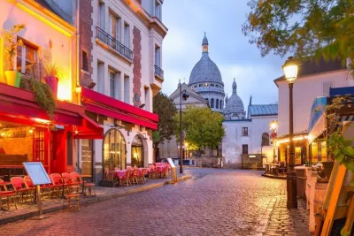 Paris: Montmartre Walking Tour with an Expert Guide