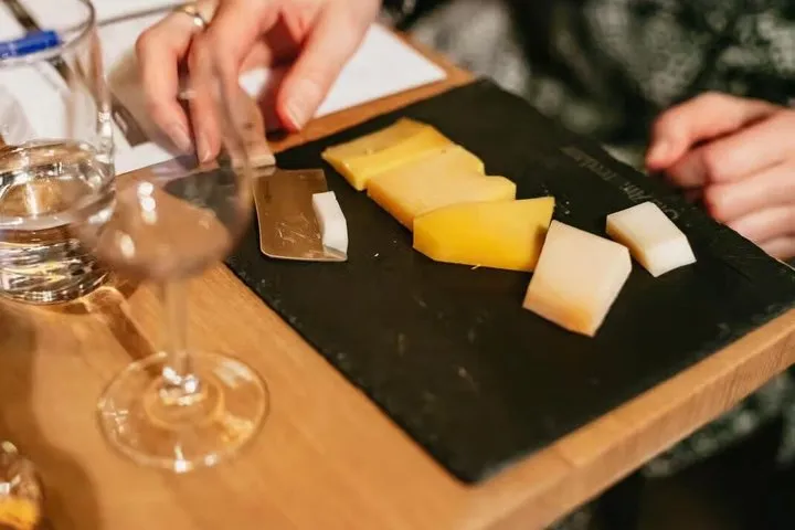 Amsterdam Walking Tour with Cheese Tasting