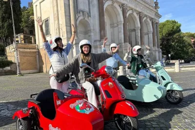 Rome Private Tour in Vintage Vespa Sidecar Semi Private 1.5 hours