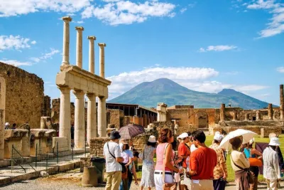 From Rome: Guided Tour of Pompeii and Sorrento Day Trip