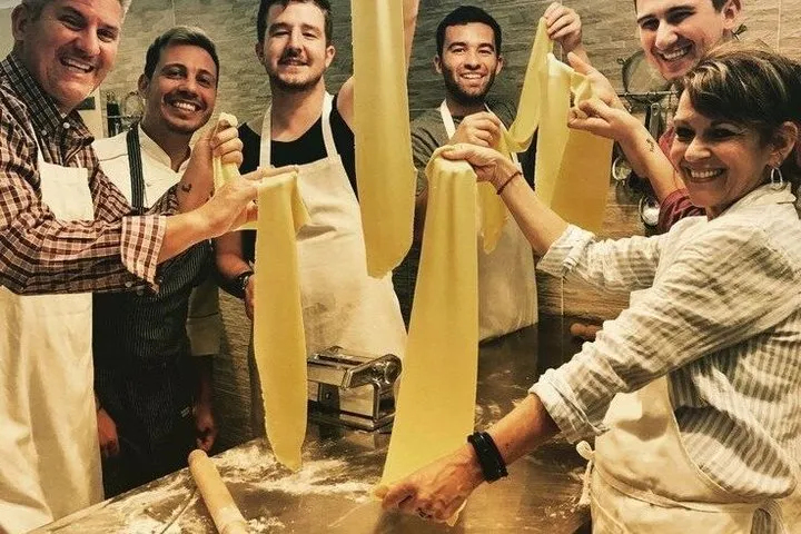 Private Michelangelo Cooking Experience David and Italian food