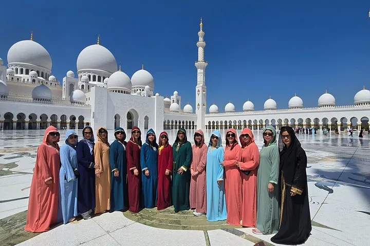 Sheikh Zayed Grand Mosque Evening Tour from Dubai