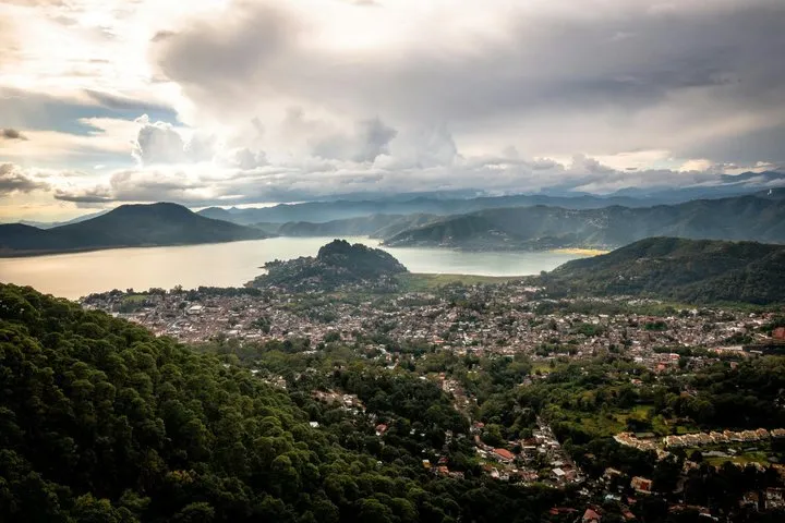 Magic Town Valle de Bravo from Mexico City
