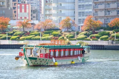 Tokyo Cherry Blossom Dinner Cruise with Shamisen & Odaiba Views