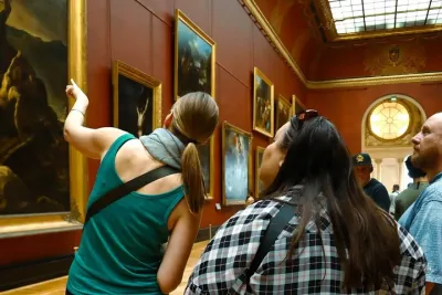 Paris: Early Morning Louvre Private Tour | Mona Lisa First Access