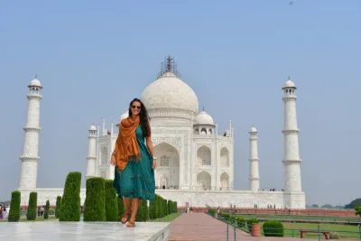 From Delhi : Taj Mahal and Agra Tour by Gatimaan Express Train