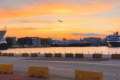 Piraeus Port Private Transfer To/From Athens (Meet & Greet)