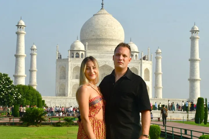 Taj Mahal Sunrise, Agra Fort & Fatehpur Sikri Day Tour