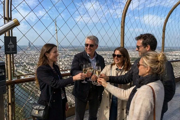 Eiffel Tower Private Tour up to the Summit with Champagne