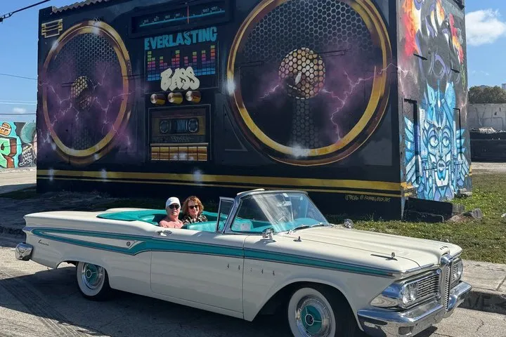 2H Private Classic Car Tour Miami Beach & Wynwood