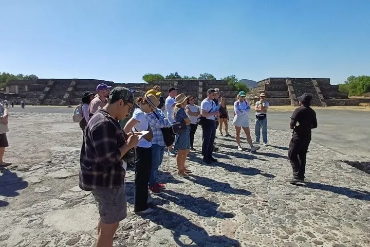 Teotihuacan Pyramids Tour without Crowds