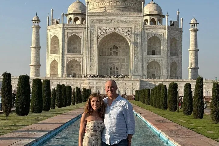 Private Taj Mahal Sunrise Tour from Agra by Car with Driver