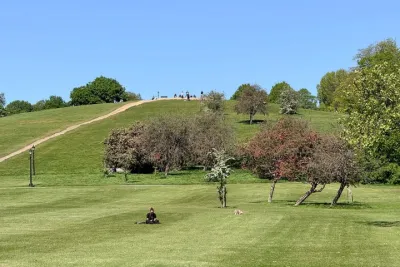 London - Camden: Regent’s Park and Primrose Hill Walking Tour