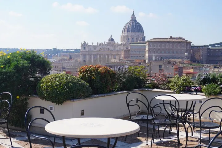 VIP Extra - Private Vatican Tour with Panoramic Terrace Breakfast