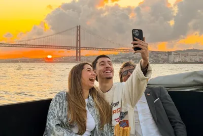 Lisbon Sunset Luxury Boat Vibes with Drinks & Pizza
