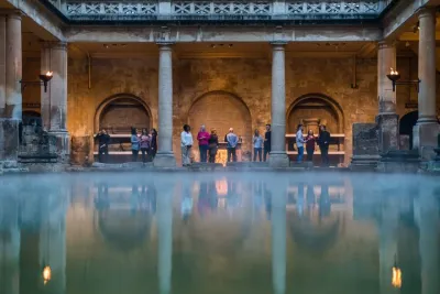 Stonehenge and Bath Tour from London