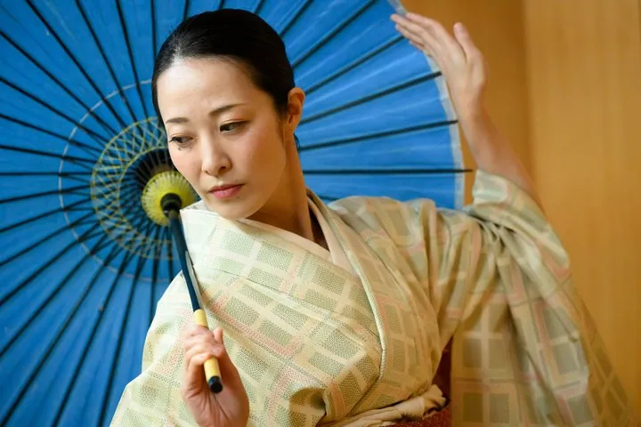 Tokyo: Hidden Geisha Show & Dance on a Private Stage in Shibuya