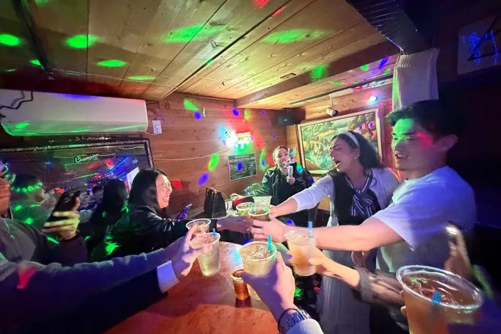 Tokyo: Nightclub, Rooftop, Music Bar, Golden Gai Crawl (3 Stops)
