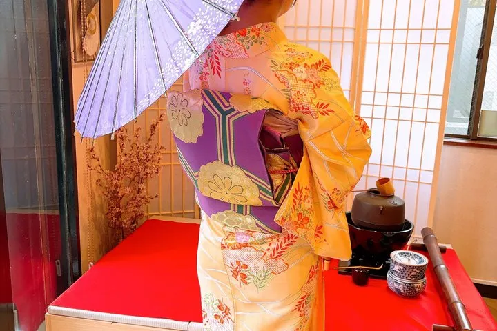 Private Tokyo Tea & Kimono: Use a National Treasure's Kettle