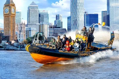 Speedboat Sightseeing: Embankment OR Westminster Pier -45 Minutes