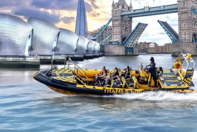 Speedboat 'Ultimate Tower Blast' from Tower Millennium Pier - 40 minutes