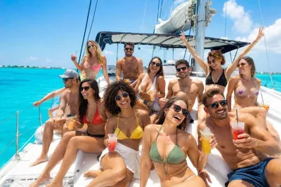 Private Cancun Catamaran Isla Mujeres Open Bar and Lunch