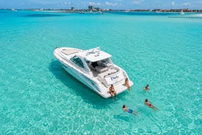 Private Luxury 44ft Yacht Cancun Isla Mujeres up to 13 Pax