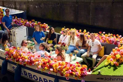 Amsterdam Highlights Cruise on Luxury Flower Boat