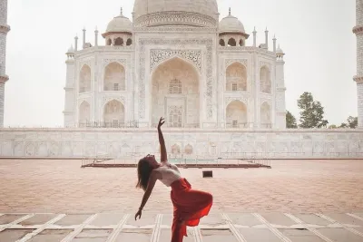 Agra Guiding Tour by Car from Agra Hotel/Airport/Train Station.