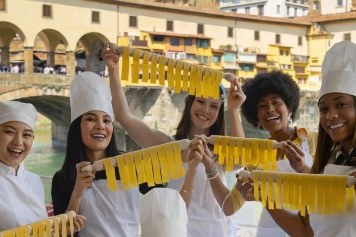 Handmade Pasta and Wine in Florence with Ponte Vecchio View