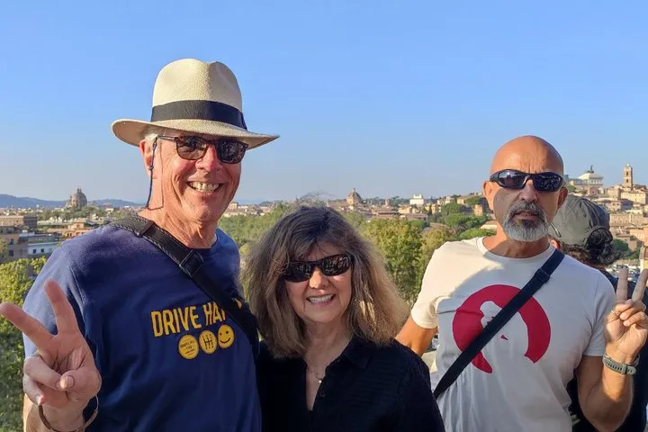 Monks and Knights walking tour on Aventino with Gelato