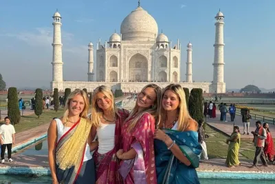From Delhi Private Taj Mahal Day Tour by Superfast Train