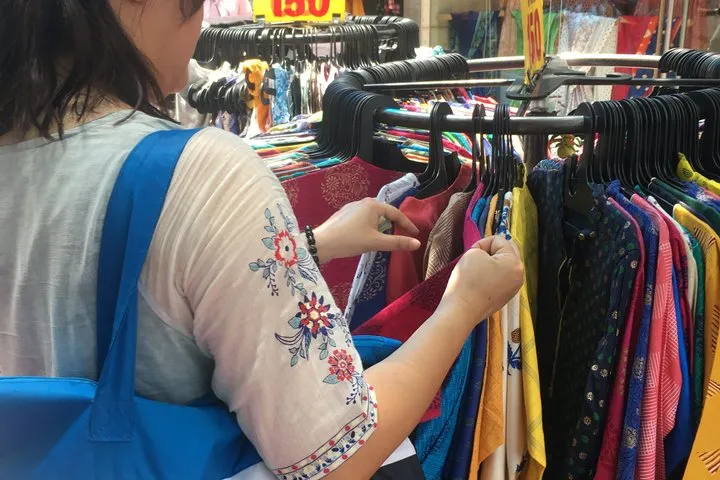 Private Customized Delhi Shopping Tour with Local Guide