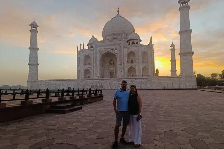 Taj Mahal Overnight trip with Sunrise & Sunset Tour