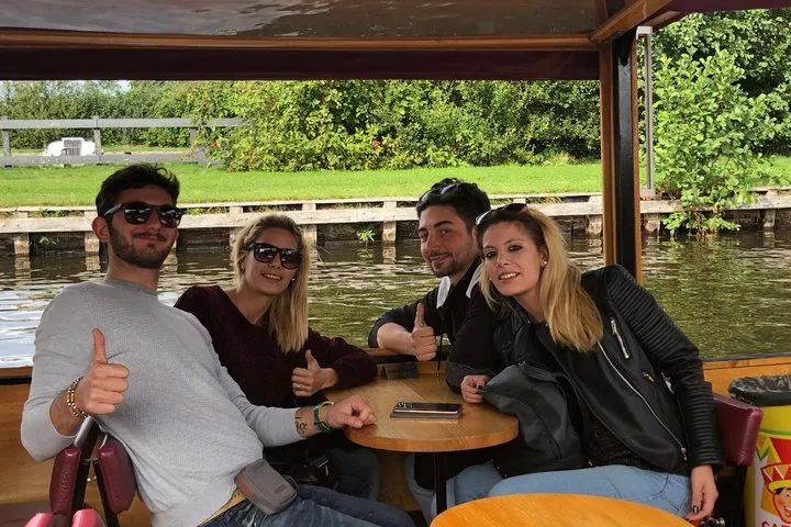 From Amsterdam: Zaanse Schans, Volendam, Giethoorn with Boat Tour