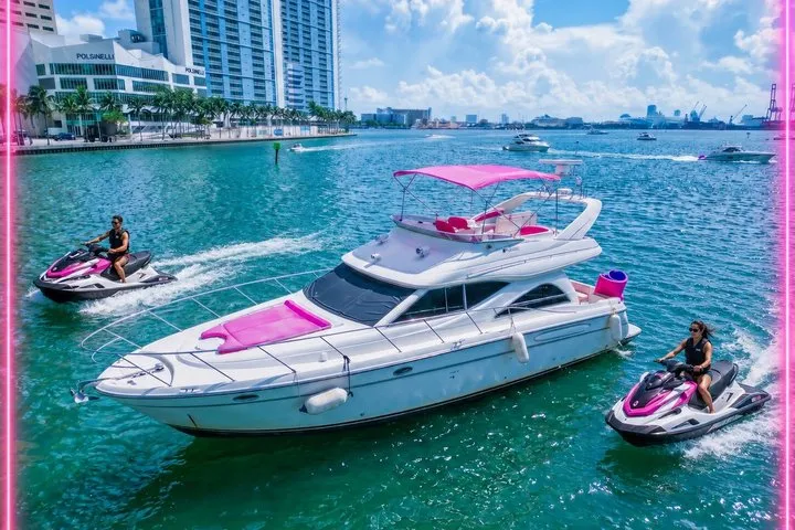 50ft Pink Hello KItty Yacht + 2 Jetkis Included | In Miami