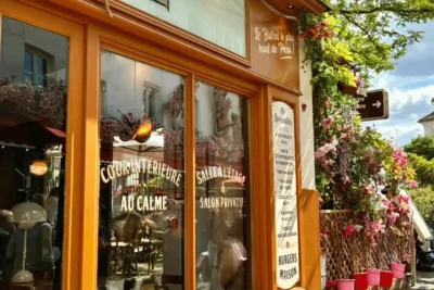 Paris: Montmartre Art Walk with a Bakery Tasting