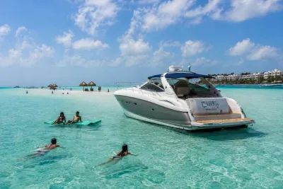 Private Luxury 55ft Yacht Cancun Isla Mujeres up to 17 Pax