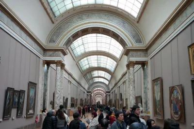 Louvre Masterpieces & Mona Lisa Guided Tour with Reserved Access