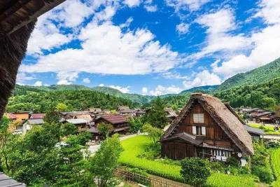 Hida Takayama and Shirakawago Day Trip from Tokyo by Train