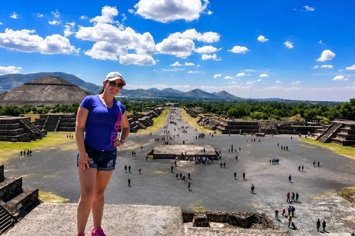 Private Tour: Teotihuacan & Xochimilco in one day