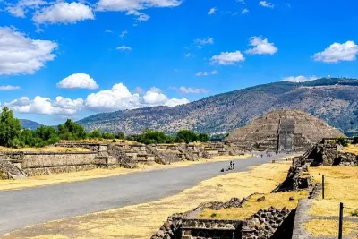 Private Tour Layover in Mexico know Teotihuacan and Guadalupe Shrine