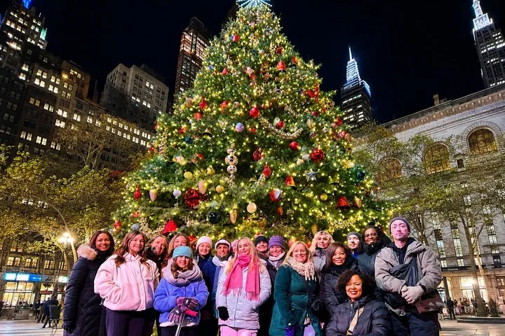 New York Christmas Holiday Lights Walking Tour