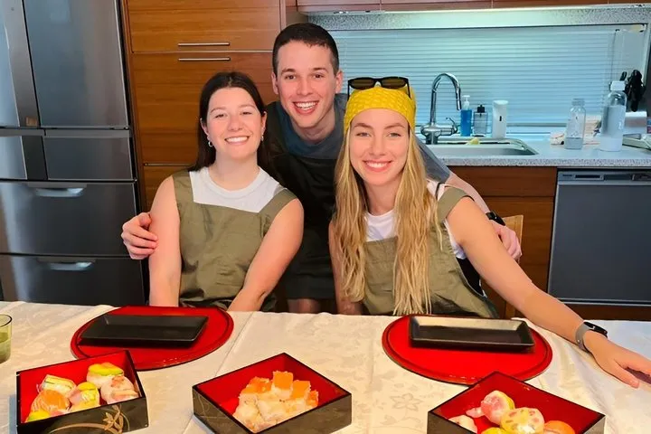 Private Japanese Cooking Class in Tokyo-Sushi, Tofu or Curry