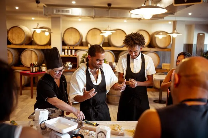 Tuscan Morning: Pasta Making with Lunch & Wine Tasting in Chianti