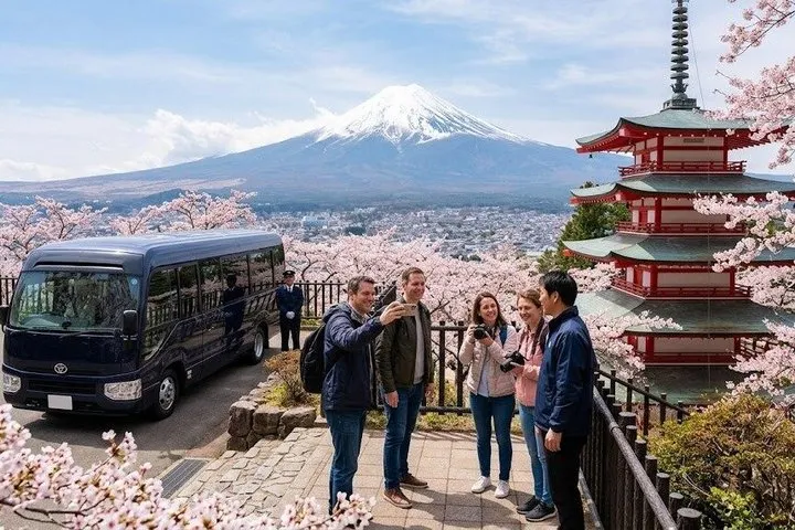 Mt. Fuji Five Lakes Tour with Guide & Vehicle (Tokyo Dep)