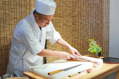 Tokyo Tsukiji Fish Market Tour & Sushi Making class with Pro Chef