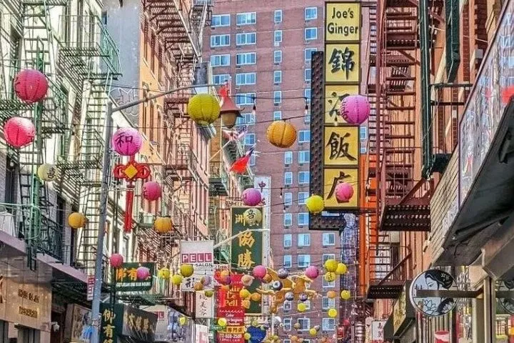 Bowery Boys Tastes of Chinatown: Food & History Walking Tour