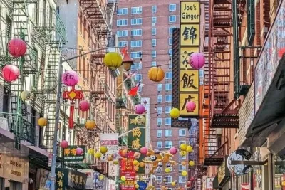 Bowery Boys Tastes of Chinatown: Food & History Walking Tour